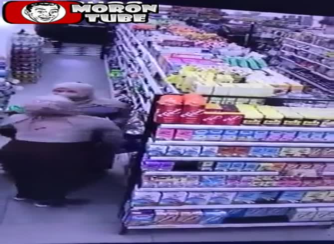 Video :Two ladies were apprehended taking many cartons from a shop